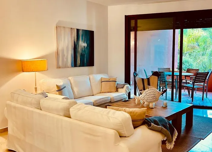 Alicate & Luxury Monteros